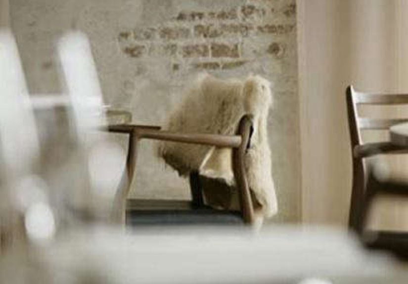 Design Sleuth: Sheepskin and Fur Throws