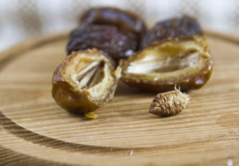 How to Eat Date Seeds