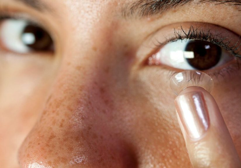 How to Take Out Contacts: Step-by-Step Instructions
