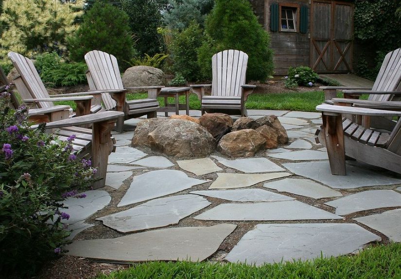 Natural Flagstone Patio & Fire Pit