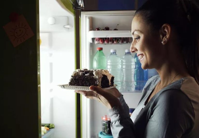 Night Binges? Blame the 4 Hormones of the Apocalypse