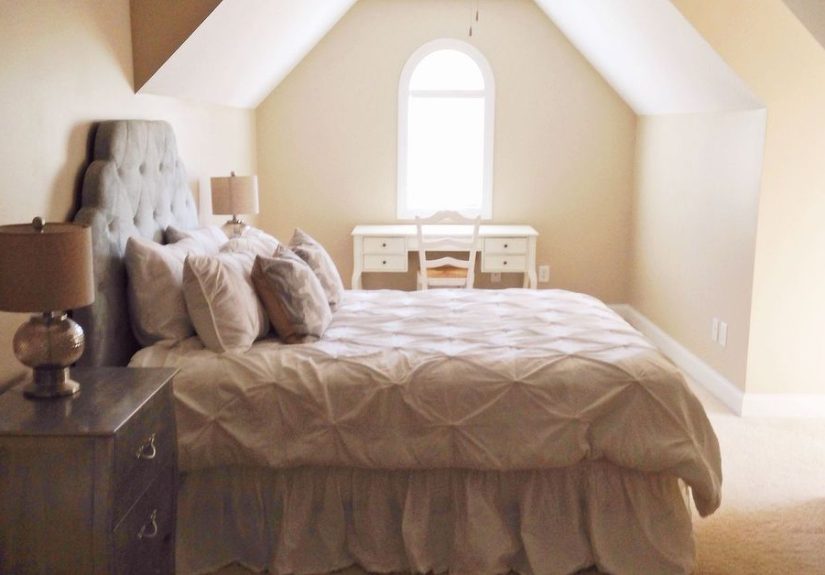Painting Bedroom With Benjamin Moore Natural Linen