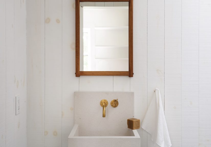 Remodelista Reconnaissance: A Minimalist Sink in a Shelter Island Beach House
