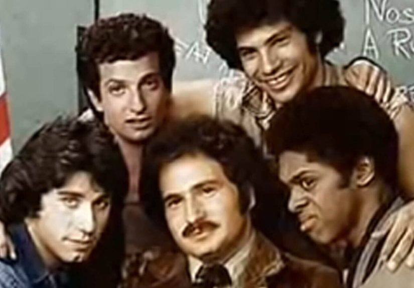 14 Sitcom Theme Songs That Hit the Billboard Charts