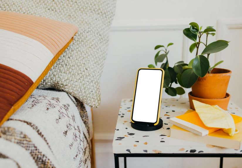 Doomscrolling Keeping You Awake? Try These 7 Replacements