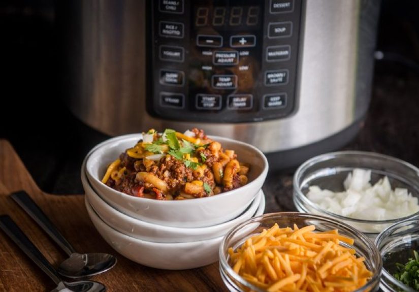 Easy Crockpot Chili Mac Recipe