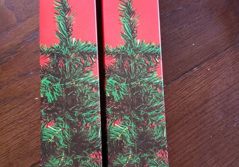 How to Make a Christmas Swag With Dollar Tree Supplies