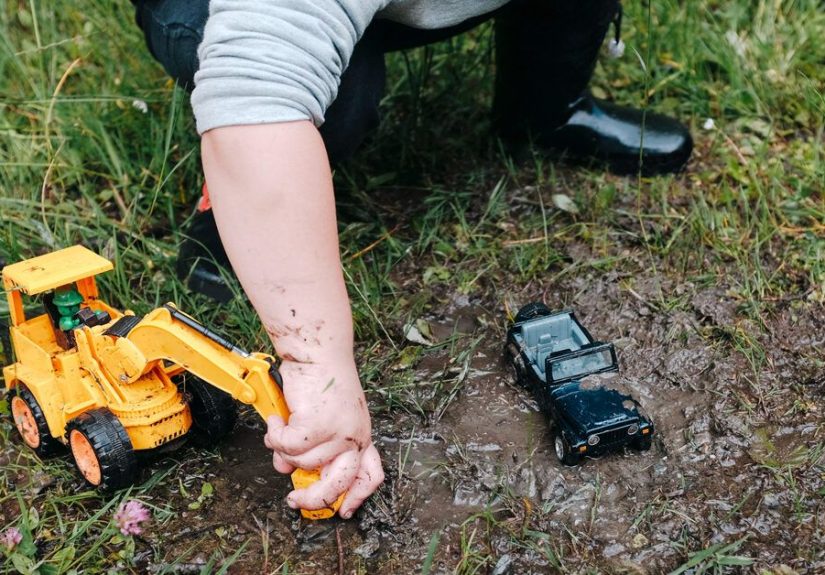 Mud Play for Kids: Why It’s Worth the Mess
