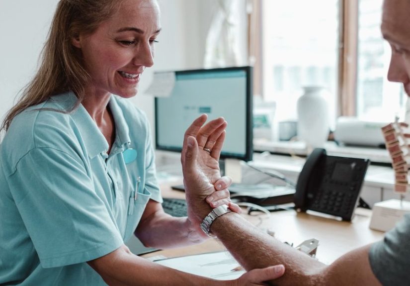 Phalen's Maneuver for Diagnosing Carpal Tunnel Syndrome