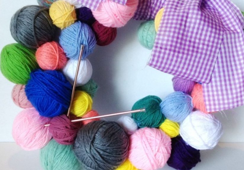 How To Make A Knitting Ball Wreath