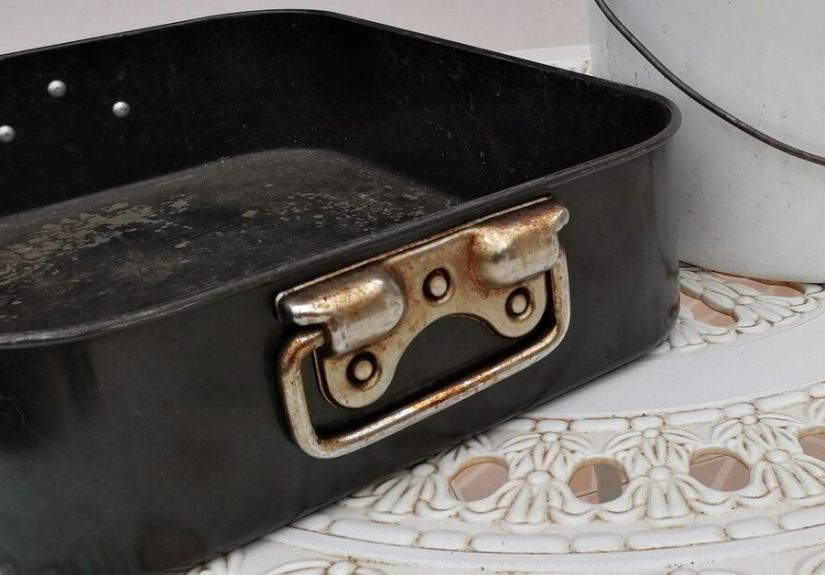 How to Upcycle a Baking Tray Using Decoupage Sealed With Mod Podge DIY