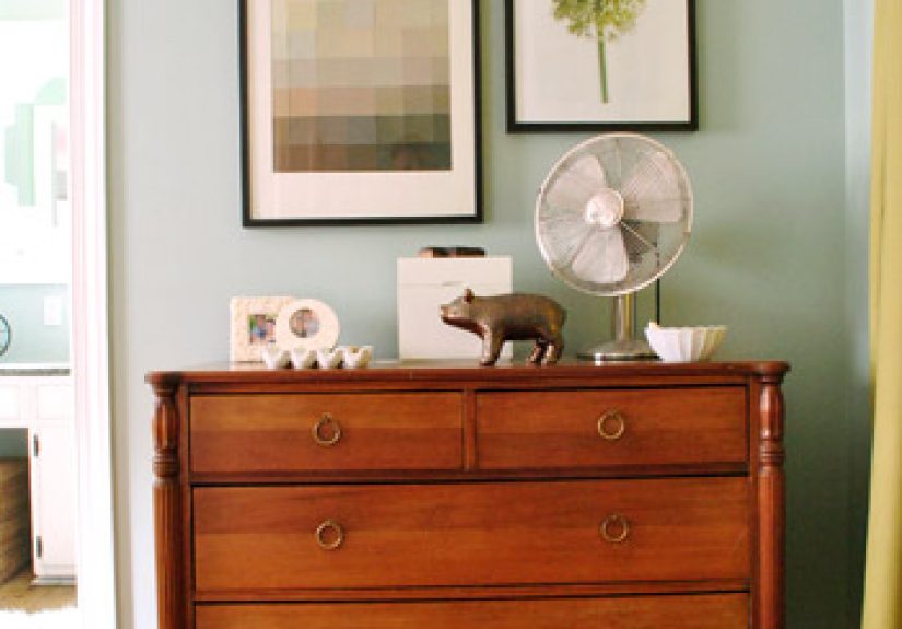 Spray Painting Mismatched Frames