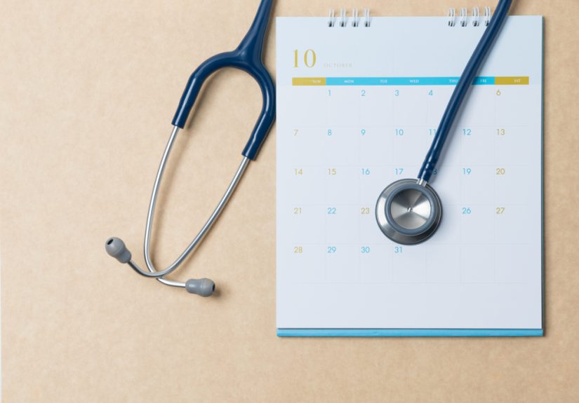 Why is it so difficult for Americans to make doctors' appointments?