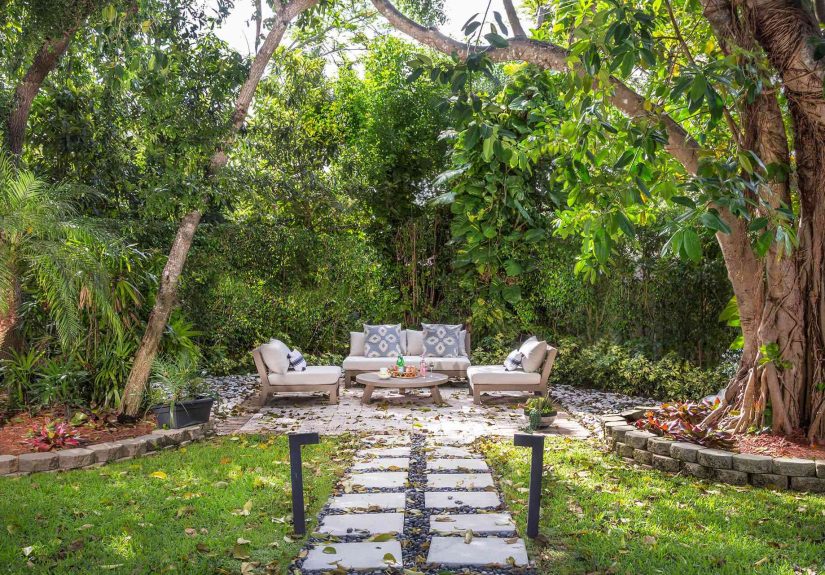 45 Backyard Walkway Ideas That Will Elevate Your Yard