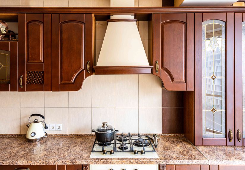 5 Countertop Colors That Instantly Make a Kitchen Look Tacky, According to Designers