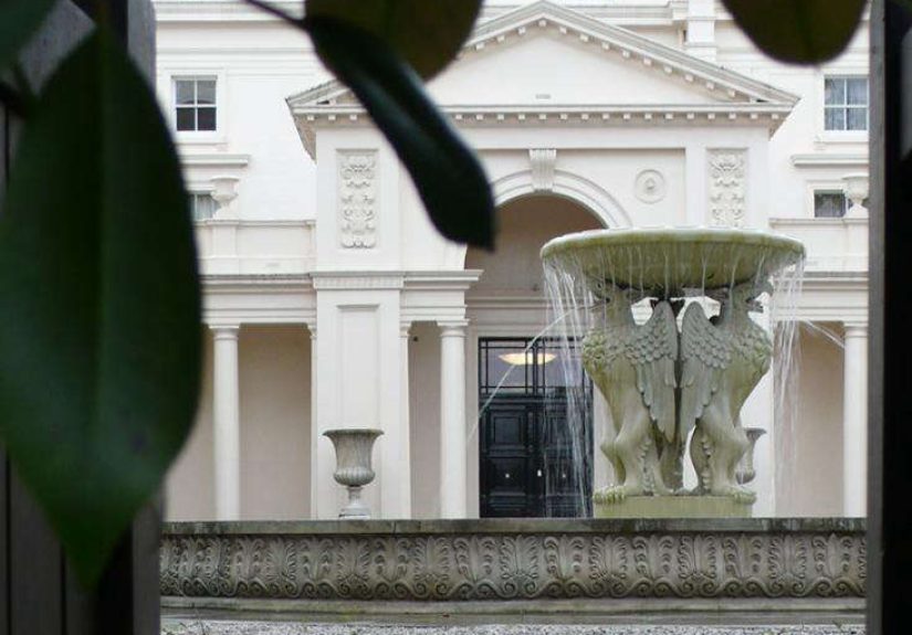 A Secret Garden in the Middle of Regent's Park in London