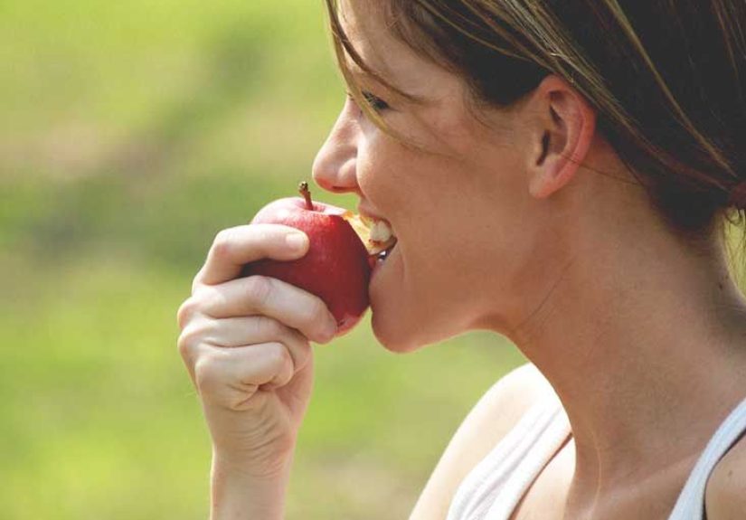 Apple Allergy: Symptoms, Foods to Avoid, and More