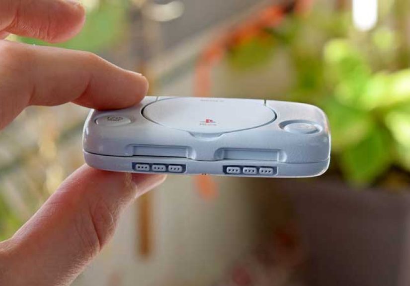 Finishing A Mini PS One: SLA Vs Extruded