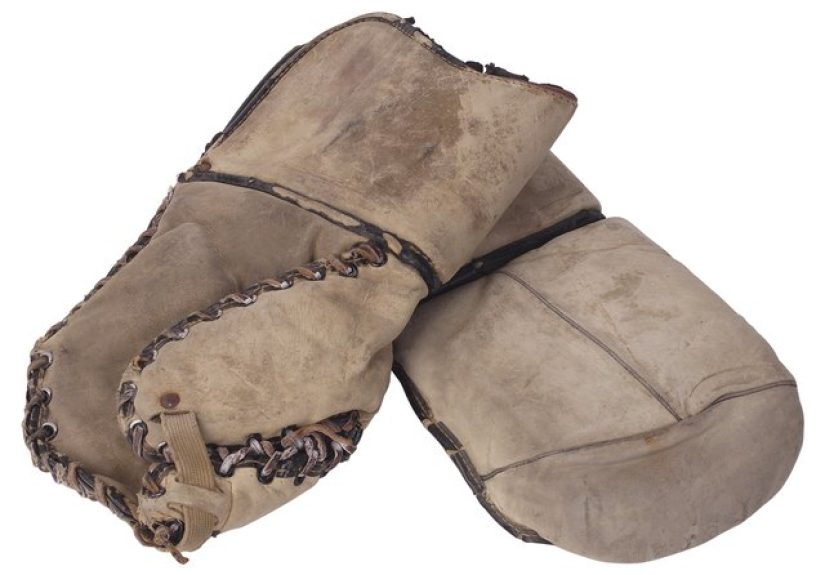 How to Clean Suede Gloves