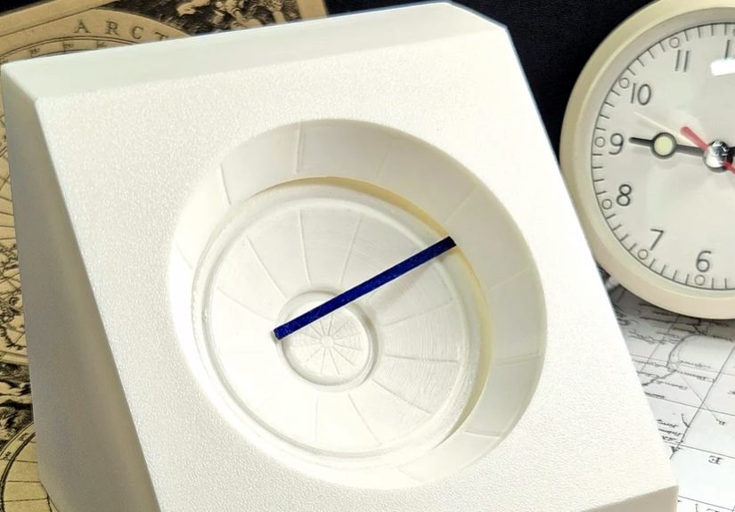 Trace Line Clock Does It With Magnets