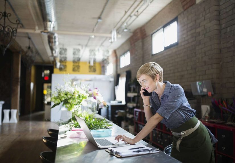 What Is an Hourly Employee?